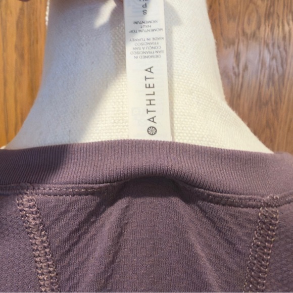 ATHLETA  momentum Long Sleeve Seamless Active Top! - Picture 7 of 7